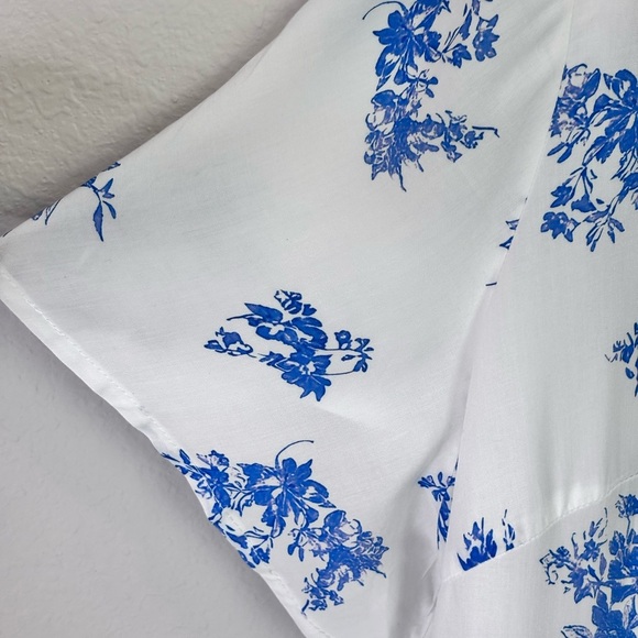NWT BloomChic Wrap Collar White and Blue Floral Ruffle Sleeve Blouse - Picture 13 of 16